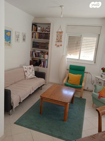 דירה, אלון שבות