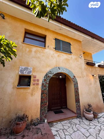 בית פרטי/ קוטג', חרצית, כפר ורדים