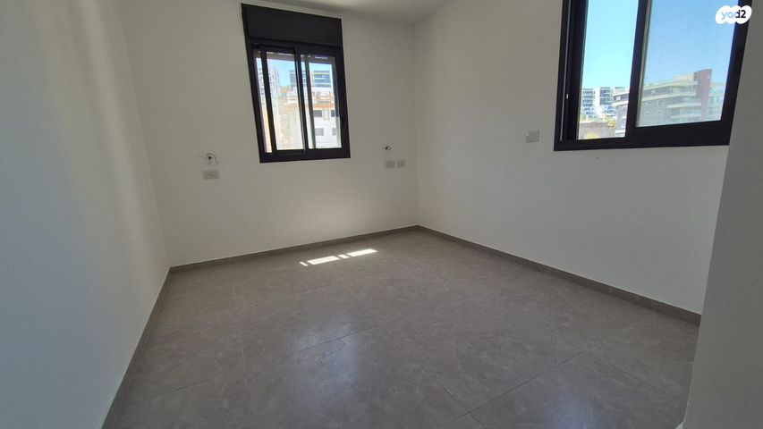 דירה, בר כוכבא, אחוזת כנרת, טבריה