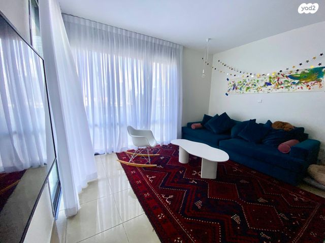 גג/ פנטהאוז, איסרליש 20, מונטיפיורי, הרכבת, תל אביב יפו