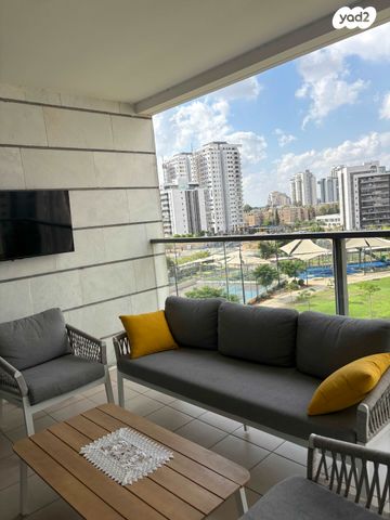 דירה, דודו דותן, הרקפות, ראשון לציון