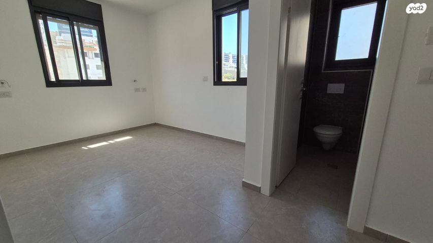 דירה, בר כוכבא, אחוזת כנרת, טבריה