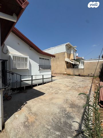 בית פרטי/ קוטג', הרב צעירי, שעריה, פתח תקווה