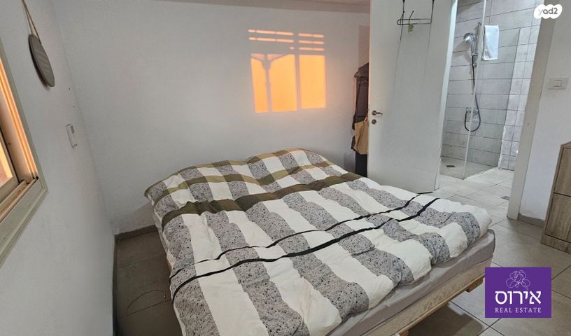 דירה, כפר ורדים