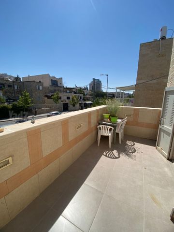 דירה למכירה בירושלים (תיווך) — 3