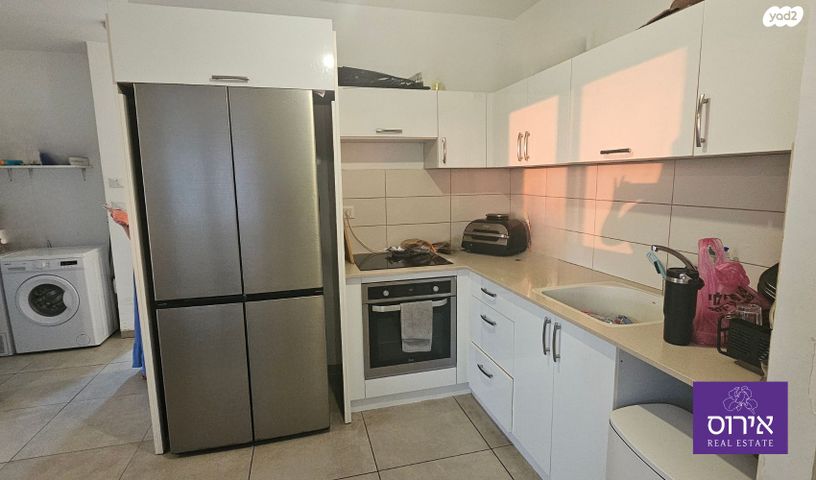 דירה, כפר ורדים