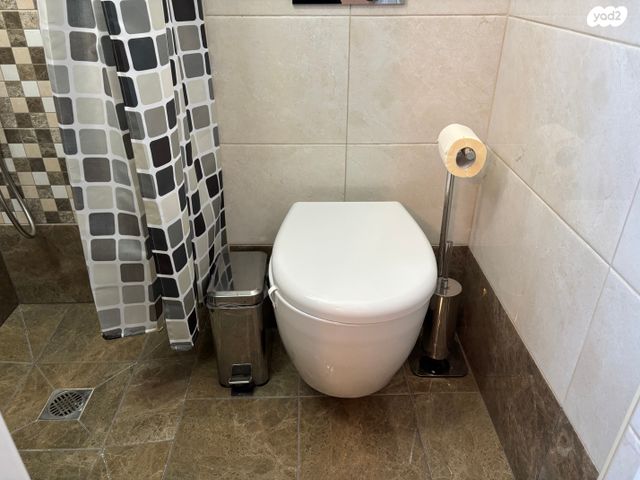 דירה, סטפן וייז, רמב"ם, ראשון לציון