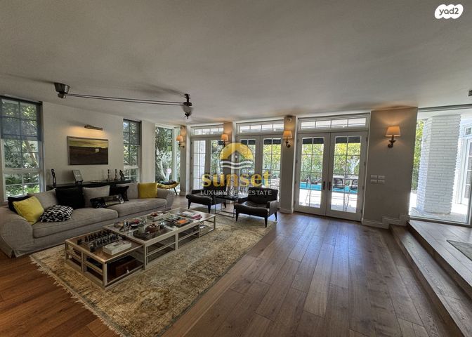 בית פרטי/ קוטג', נווה רום, רמת השרון