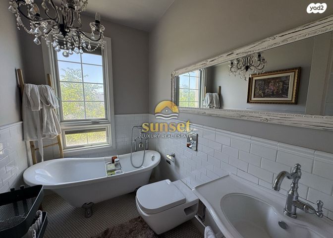 בית פרטי/ קוטג', נווה רום, רמת השרון