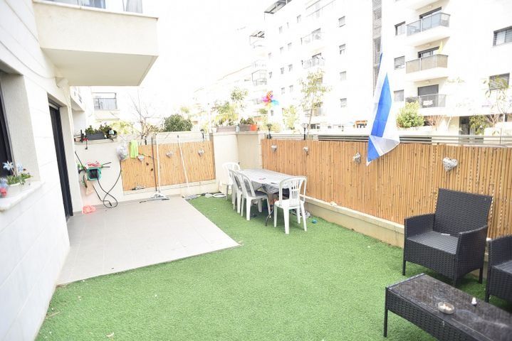 דירת גן, גדרה הצעירה, גדרה