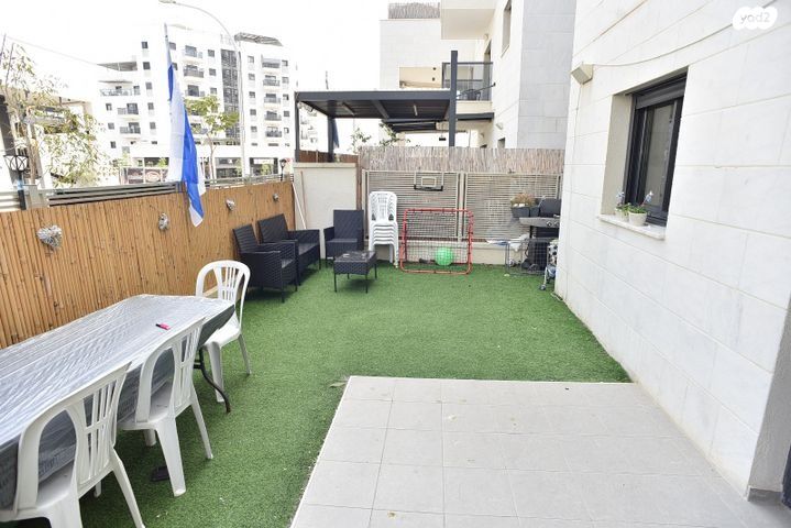 דירת גן, גדרה הצעירה, גדרה