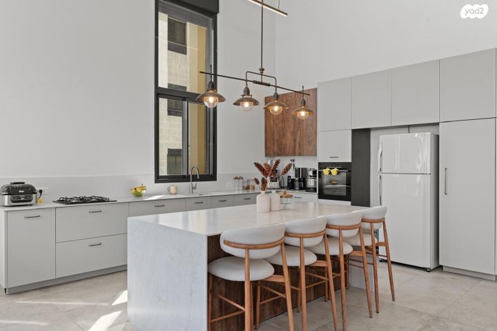 דירת גן, מורשת, מודיעין מכבים רעות