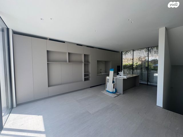 דו משפחתי, רמת השרון