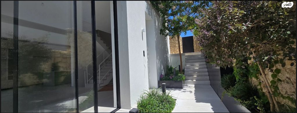 דו משפחתי, רמת השרון