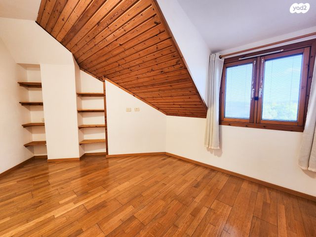 בית פרטי/ קוטג', גילון