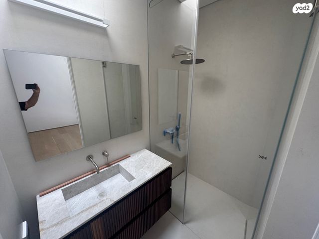 דו משפחתי, רמת השרון