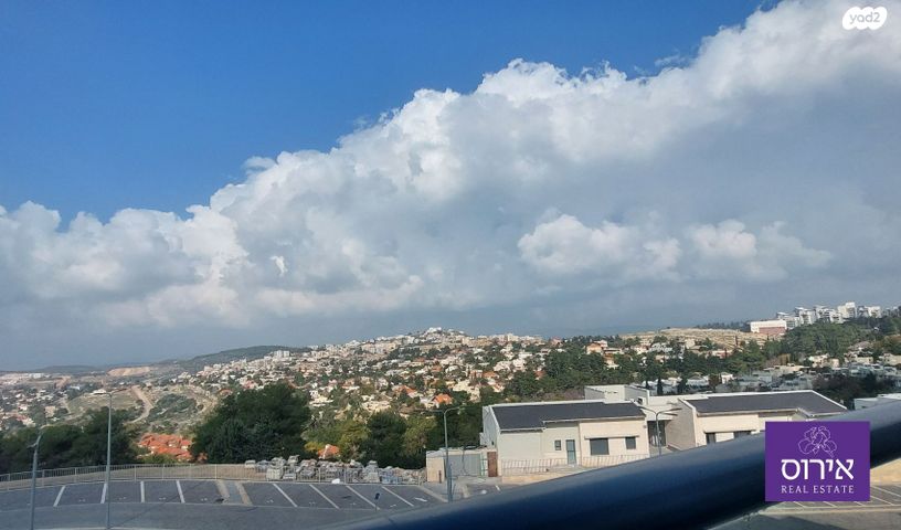 דירה, כפר ורדים