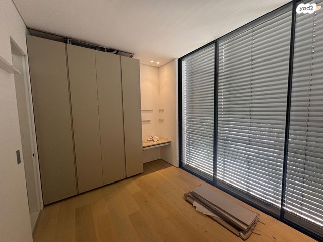 דו משפחתי, רמת השרון