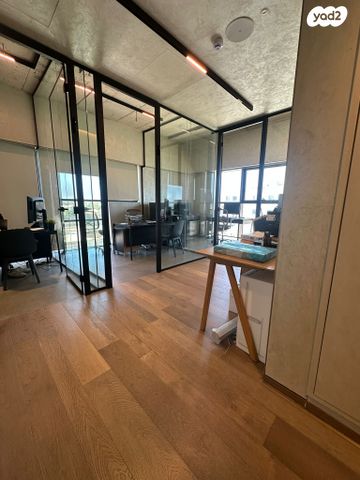 משרדים, הרצליה