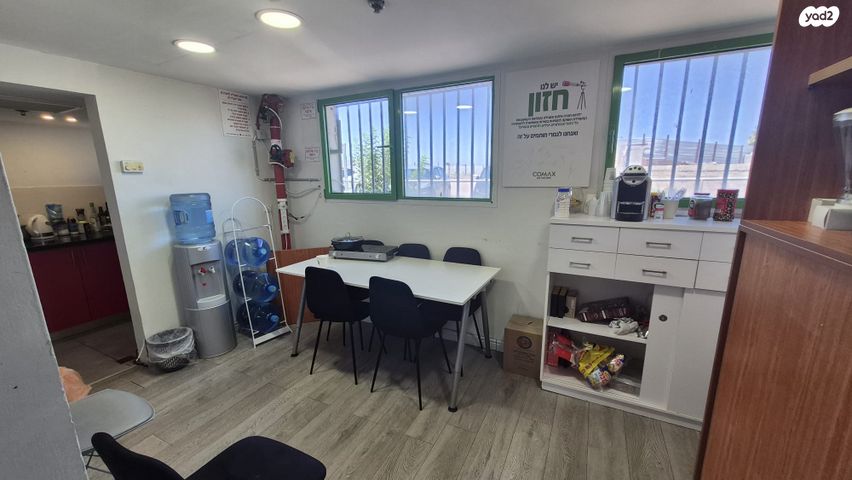 מבני תעשיה, אזור תעשיה א, חולון