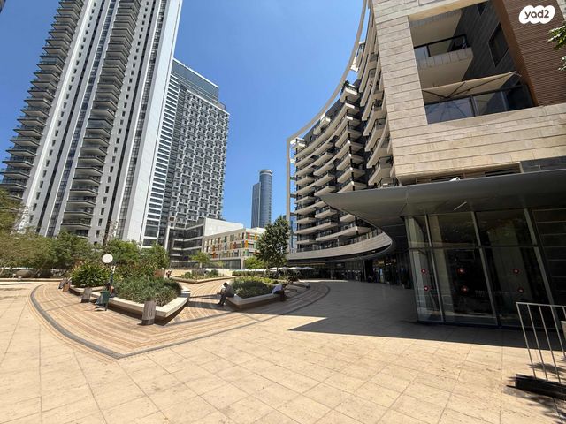 חנויות/ שטח מסחרי, אריאל שרון 6, סיטי, גבעתיים