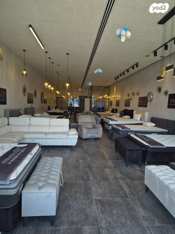 חנויות/ שטח מסחרי