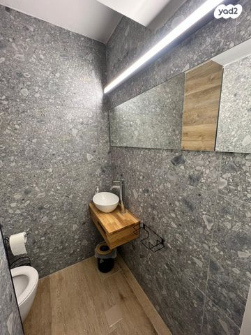 חנויות/ שטח מסחרי, מגדל העמק