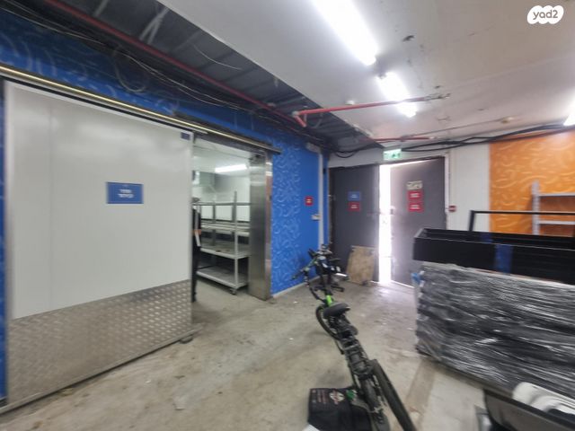 אולמות, פתח תקווה