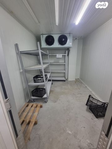 אולמות, פתח תקווה