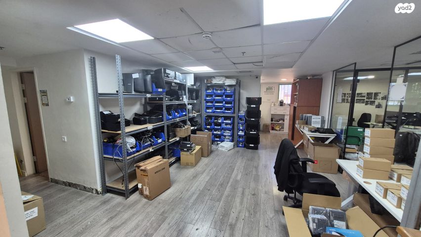 מבני תעשיה, אזור תעשיה א, חולון