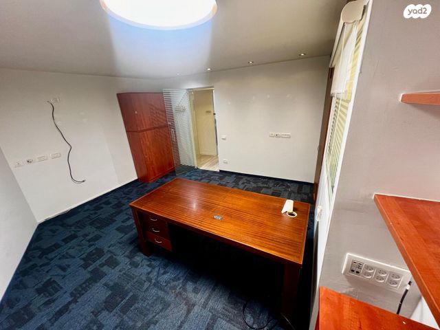 משרדים, ויצמן, כפר סבא