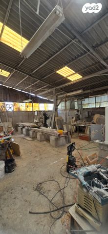 מבני תעשיה, מנחם יקואל 8, אזור תעשיה, בת ים