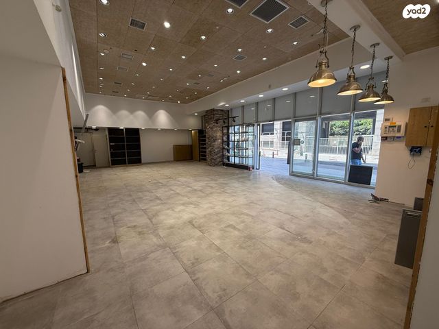 דרך מנחם בגין 150