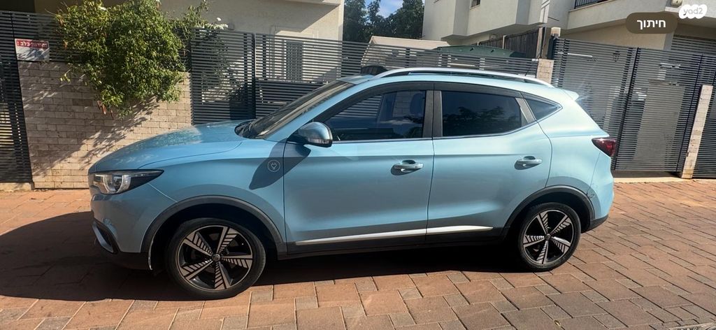 מודעת רכב אם ג'י ZS