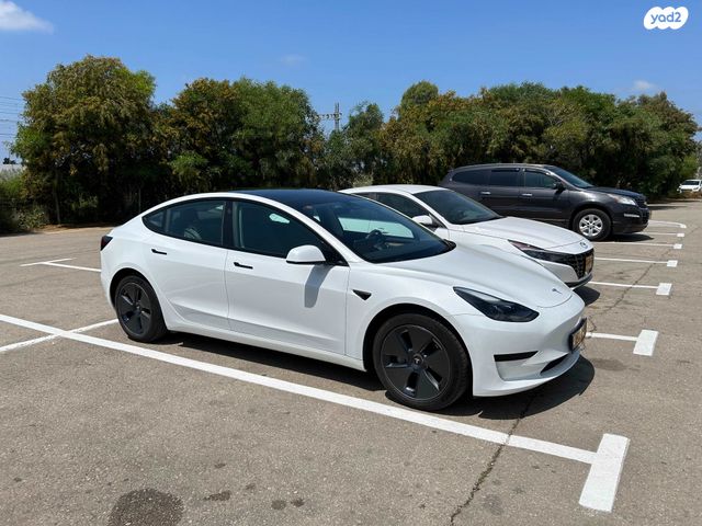 מודעת רכב טסלה מודל 3