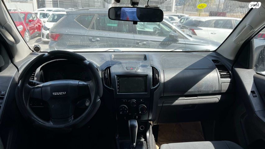 איסוזו די-מקס