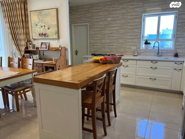 גג/ פנטהאוז, הרטום 14, משכנות זבולון, נתניה