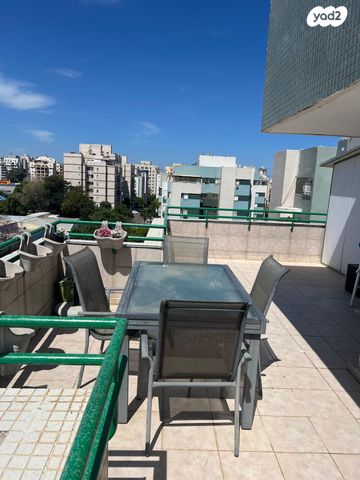 גג/ פנטהאוז, הרטום 14, משכנות זבולון, נתניה