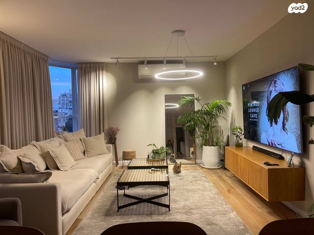 גג/ פנטהאוז, מוהליבר 41, רסקו א', חולון