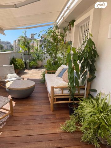 גג/ פנטהאוז, מוהליבר 41, רסקו א', חולון