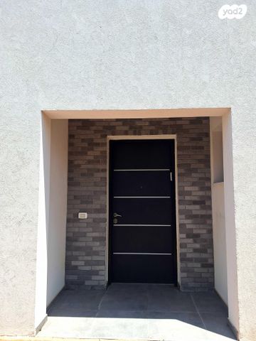 דו משפחתי, המכבים 1, ענב, ענב