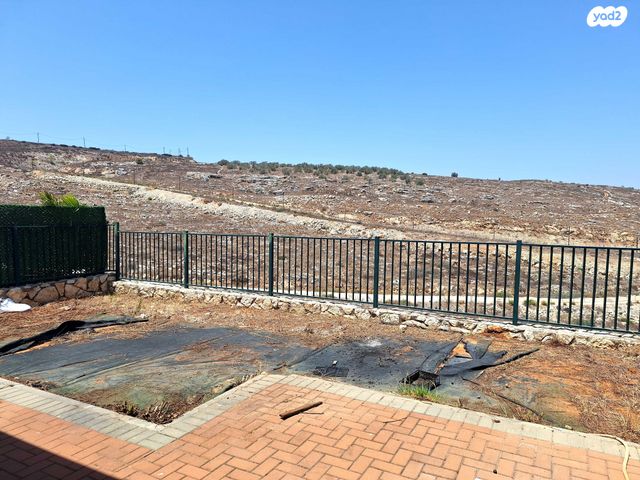 דו משפחתי, המכבים 1, ענב, ענב