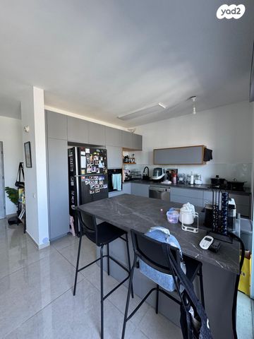 דירה, כצנלסון 2, הל"ה, גבעתיים