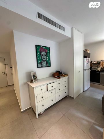 דירה, רחובות הנהר, חרוזים, רמת גן