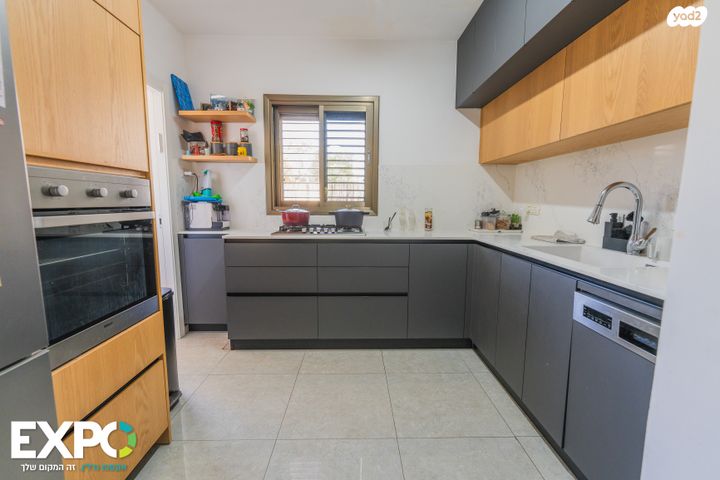 דירת גן, ששת הימים 8, רובע ג', אריאל