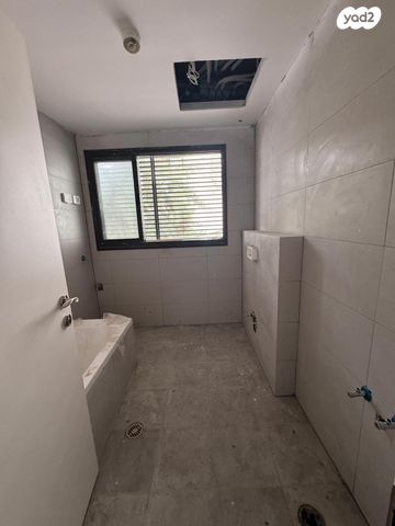 דירה, המעיין 7, ארלוזורוב, גבעתיים