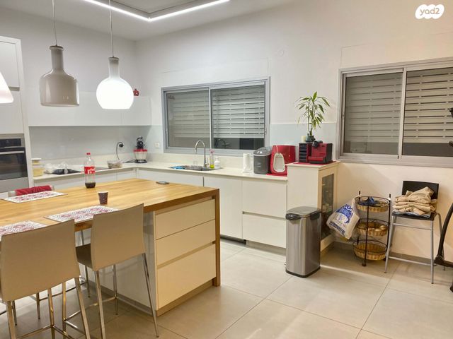 דירה, יוסף שכטר, אחוזה, חיפה