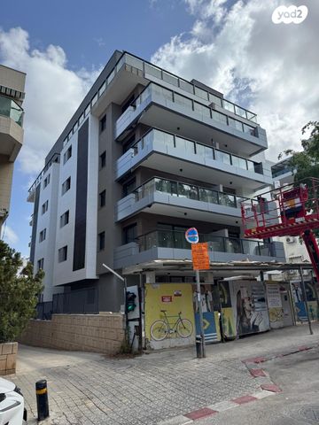 דירה, המעיין 7, ארלוזורוב, גבעתיים