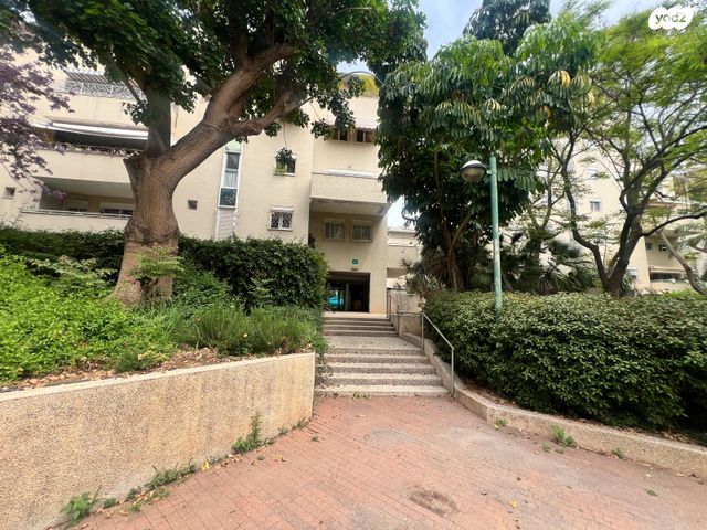 דירה, חניתה 3, שיכוני מזרחי, כפר סבא