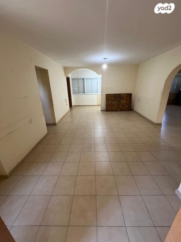 דירה, אלי כהן, רמת הנשיא, בת ים